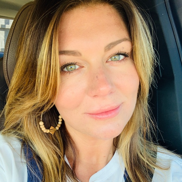 Meet your Posher, Ashley - Picture 1 of 1